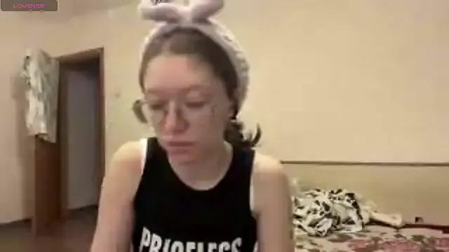 MargarettNewbie from StripChat is Freechat