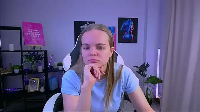 MargoBlonde from StripChat is Freechat