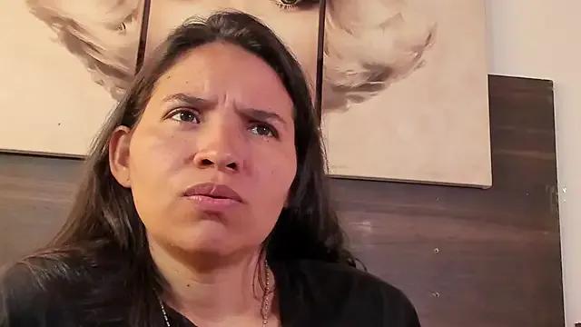 Marie_G33 from StripChat is Freechat