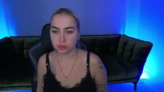 MariellaVi from StripChat is Freechat