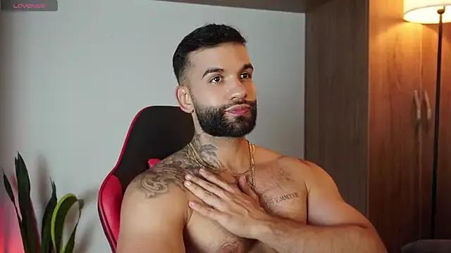 MarkHazze from StripChat is Freechat