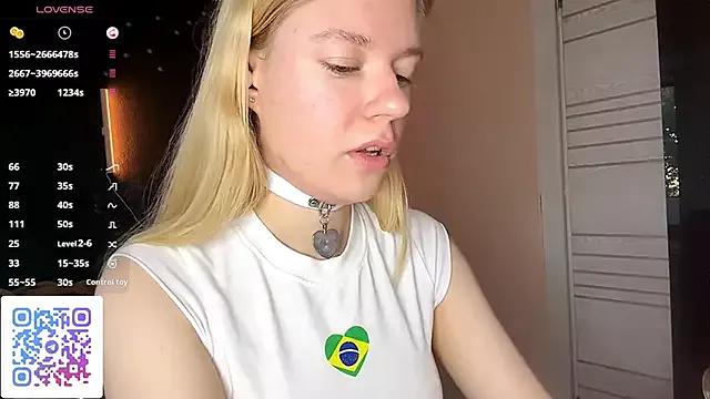 MaryjaneSpider from StripChat is Freechat