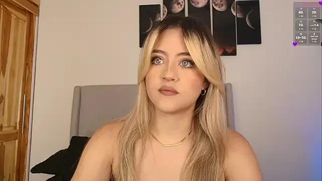 MaryMoon_ from StripChat is Freechat