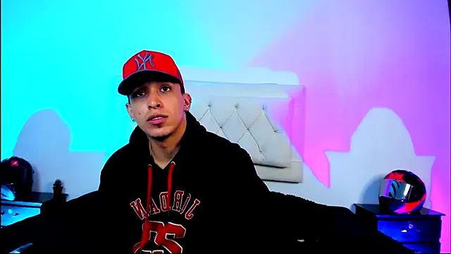 Mattew_Dluca_ from StripChat is Freechat
