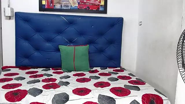 McMenaHot from StripChat is Freechat