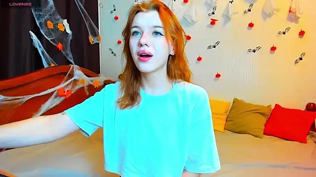 MeganNewCat from StripChat is Freechat