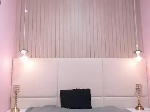 MelanyWayne_ from StripChat is Freechat