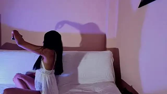 MelissaLuxx from StripChat is Freechat