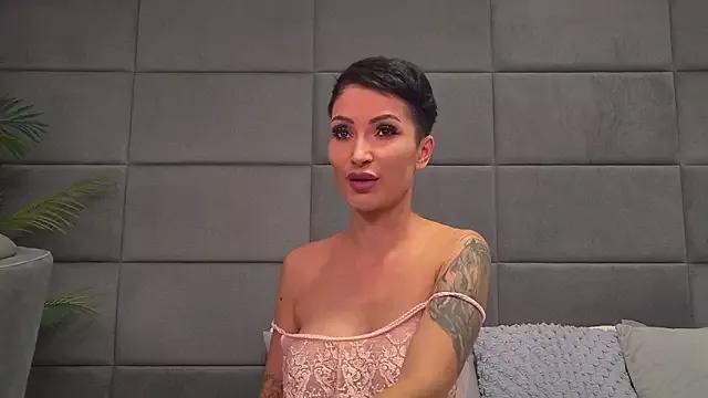 Mellisandre from StripChat is Freechat