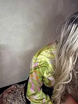 Melody1600 from StripChat is Freechat