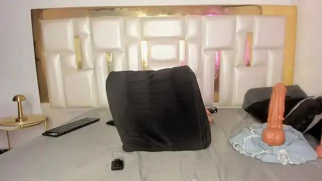 MiaaXXX1 from StripChat