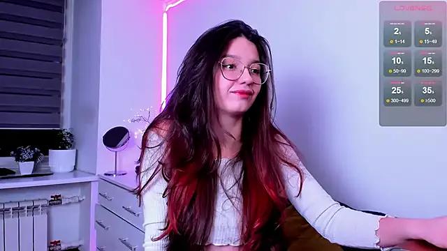 miabellee from StripChat is Freechat