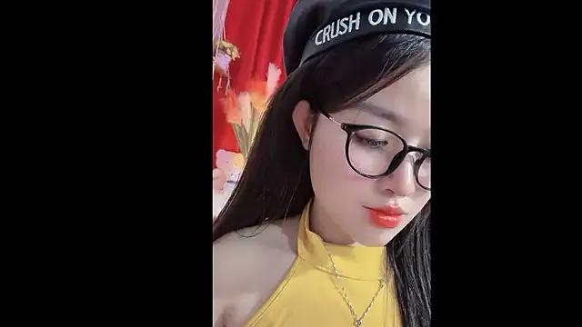 MiCandy-Lovee from StripChat is Freechat