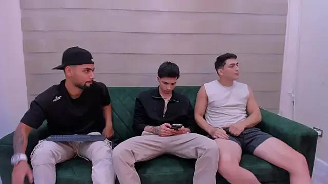 mike_friends from StripChat is Freechat