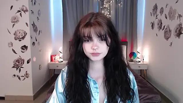 MileyRood from StripChat is Freechat