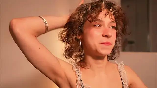 MimiLicks from StripChat is Freechat