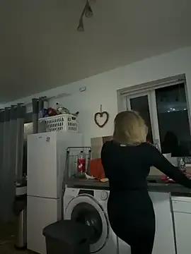 MimiMaee from StripChat is Freechat