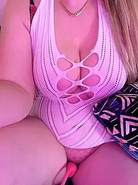 Miss_Afnane_squirt1 from StripChat is Freechat