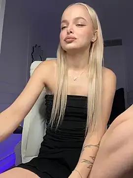 miss_blondiee from StripChat is Freechat