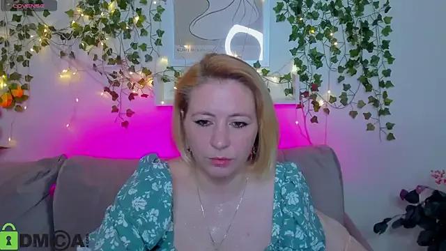 Miss_lisaaa from StripChat