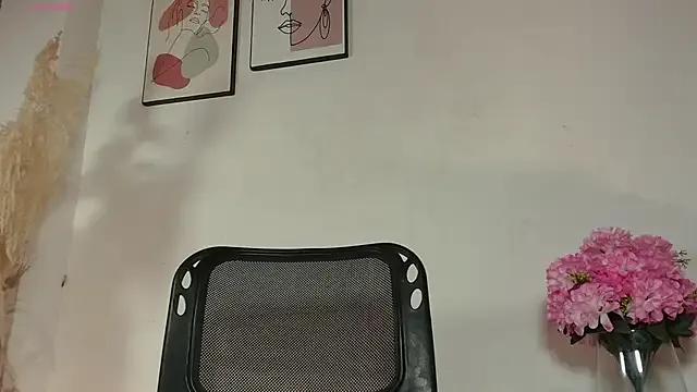 Missandy_ from StripChat is Freechat