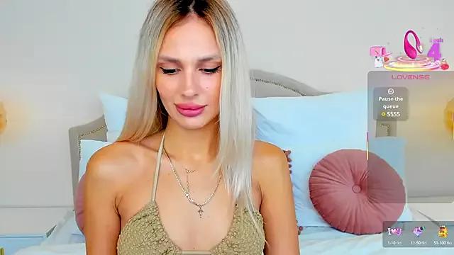 MissLoou from StripChat
