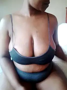 Missnightxx from StripChat