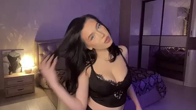 mistress_of_hearts from StripChat is Freechat