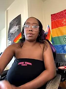 MistressKayy from StripChat is Freechat