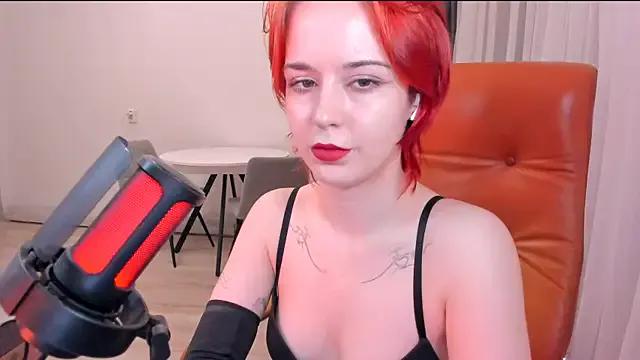 Mollyposhh from StripChat