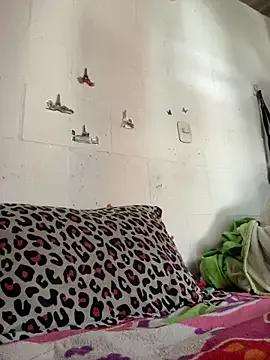 Molyjoliepetitte_245 from StripChat is Freechat