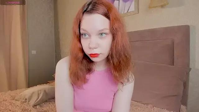 MonaDarby from StripChat is Freechat