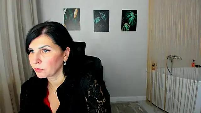 Moon_Veloure1 from StripChat is Freechat