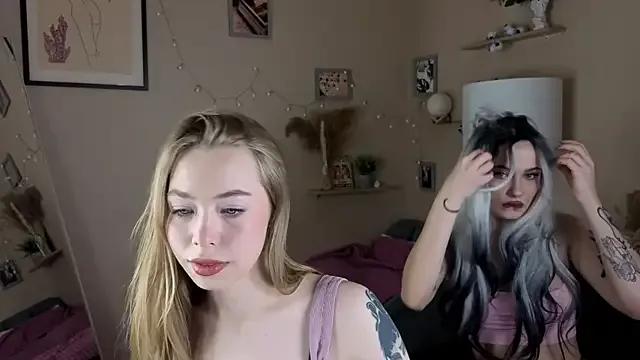 MoonMikasa from StripChat is Freechat