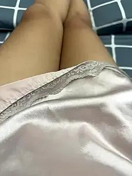 Mores1_Squirt from StripChat is Freechat