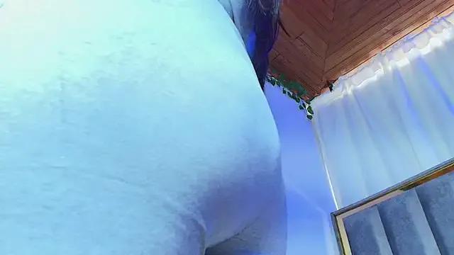 Naia_x from StripChat