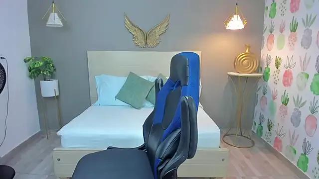 naila_rosse from StripChat is Freechat
