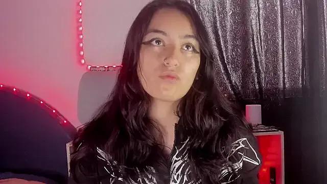 namiiwhite from StripChat is Freechat