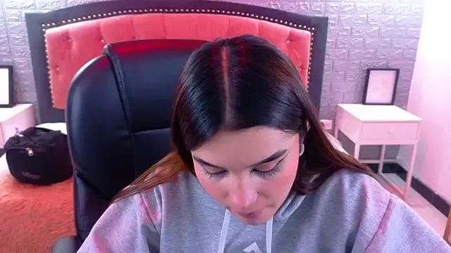 Natalie_loffreda from StripChat is Freechat