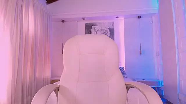 nathaliie_cruz from StripChat is Freechat