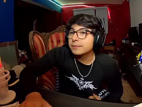 Nathanroberts111 from StripChat is Freechat