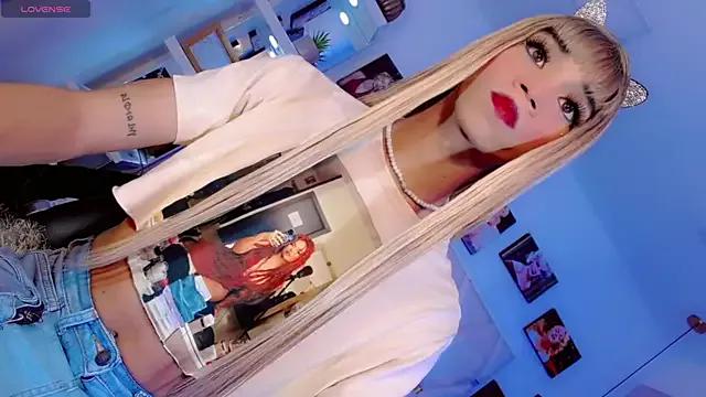 Naughty_Giirl_ from StripChat is Freechat
