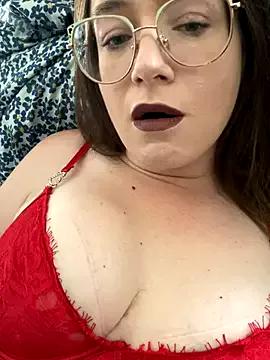 NaughtyNerdyWifey from StripChat is Freechat