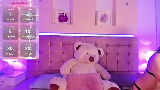 Naya_Velvet from StripChat is Freechat