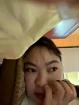 Nhi999 from StripChat