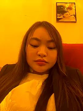 Nhi999 from StripChat