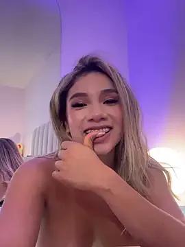 NicoleArmani from StripChat is Freechat