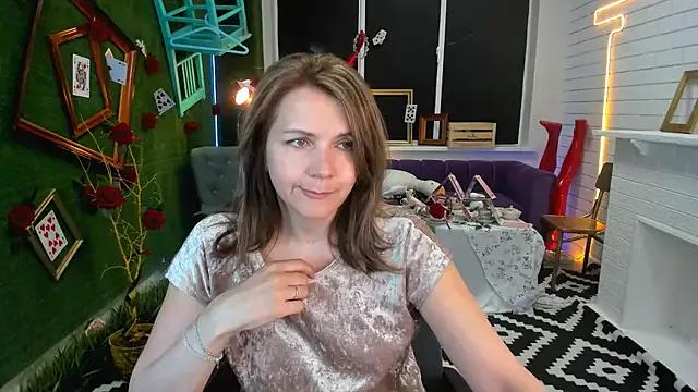 NicoleHitman from StripChat is Freechat