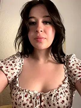 NicoleLeinn from StripChat is Freechat
