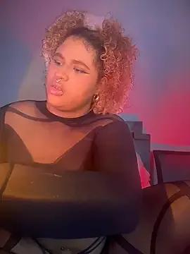 nikicatwild from StripChat is Freechat